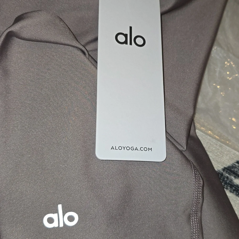 Alo Yoga FLAW 7/8 High-Waist Airlift Legging In Mushroom Small $134 *Minor FLAW* - Picture 6 of 16